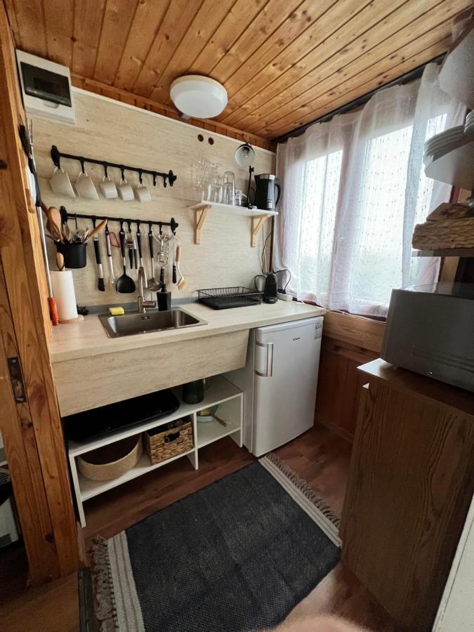 MANDULÁS KABIN a kisház dézsával és kilátással a Balatonra Balatongyörök Extérieur photo
